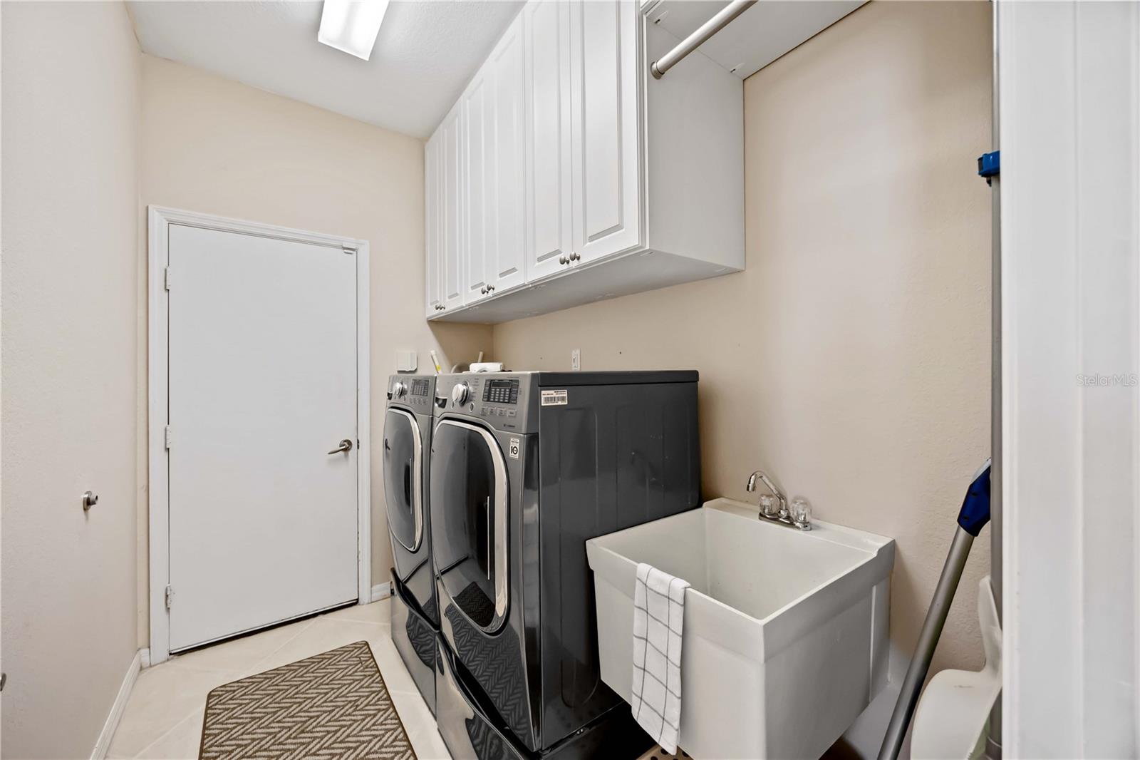 STONEYBROOK AT HERITAGE HARBOUR D-1 - Residential