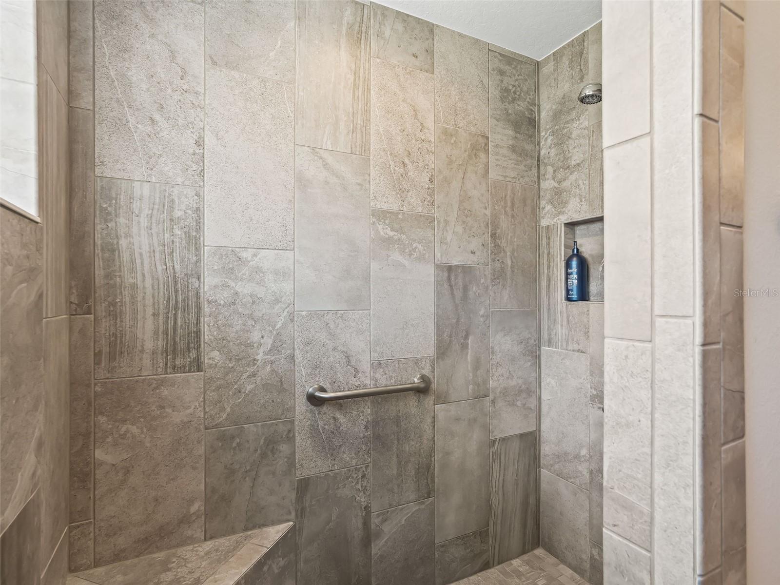 VILLAGE/FENNEY UN 12 - Residential