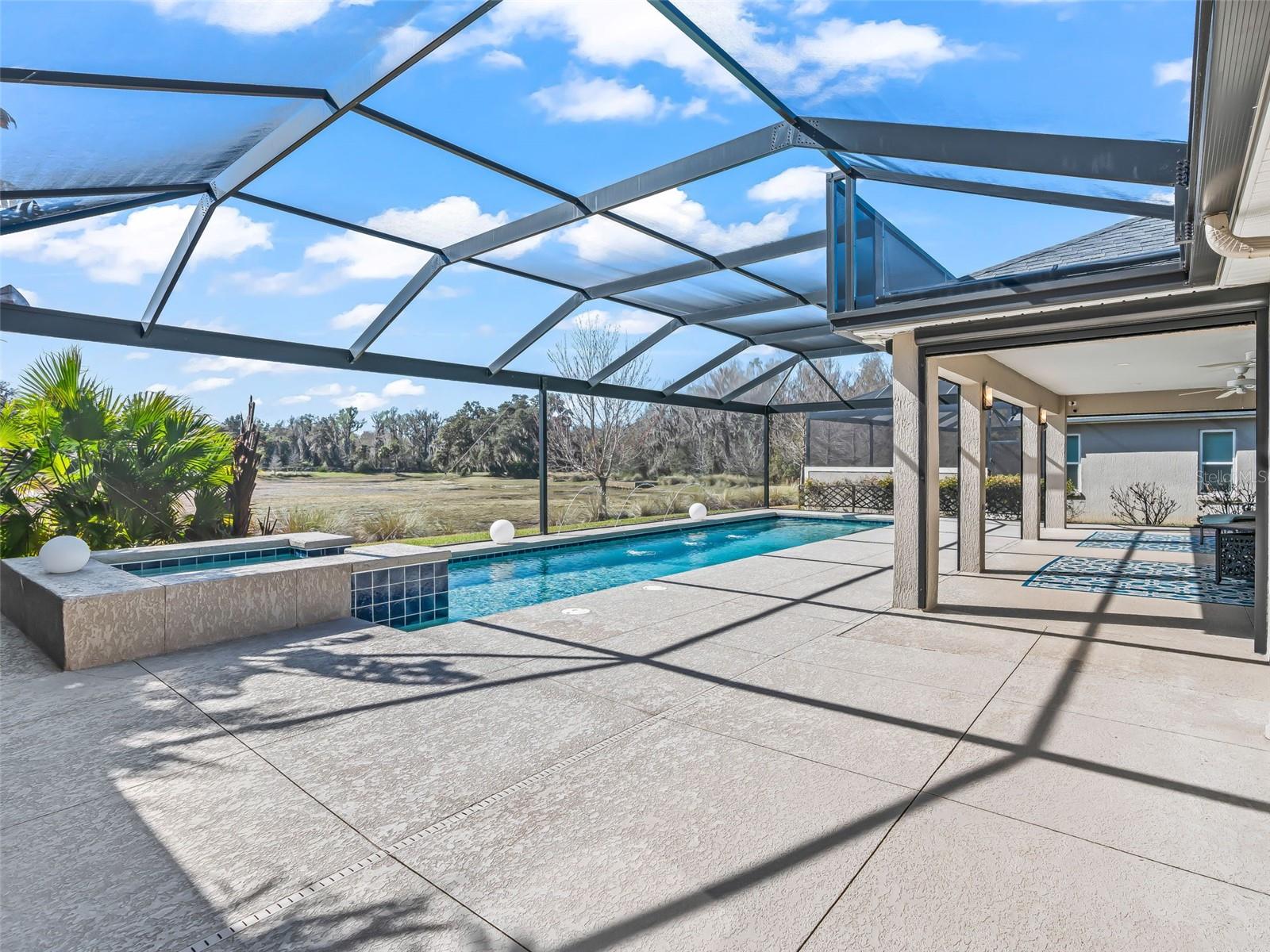 VILLAGE/FENNEY UN 12 - Residential