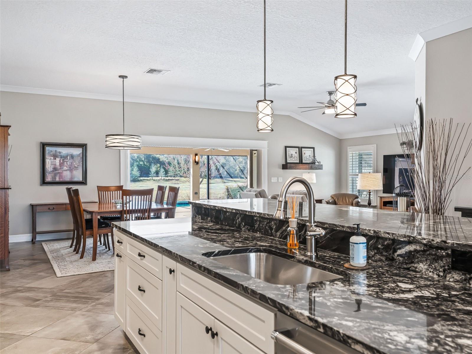 VILLAGE/FENNEY UN 12 - Residential