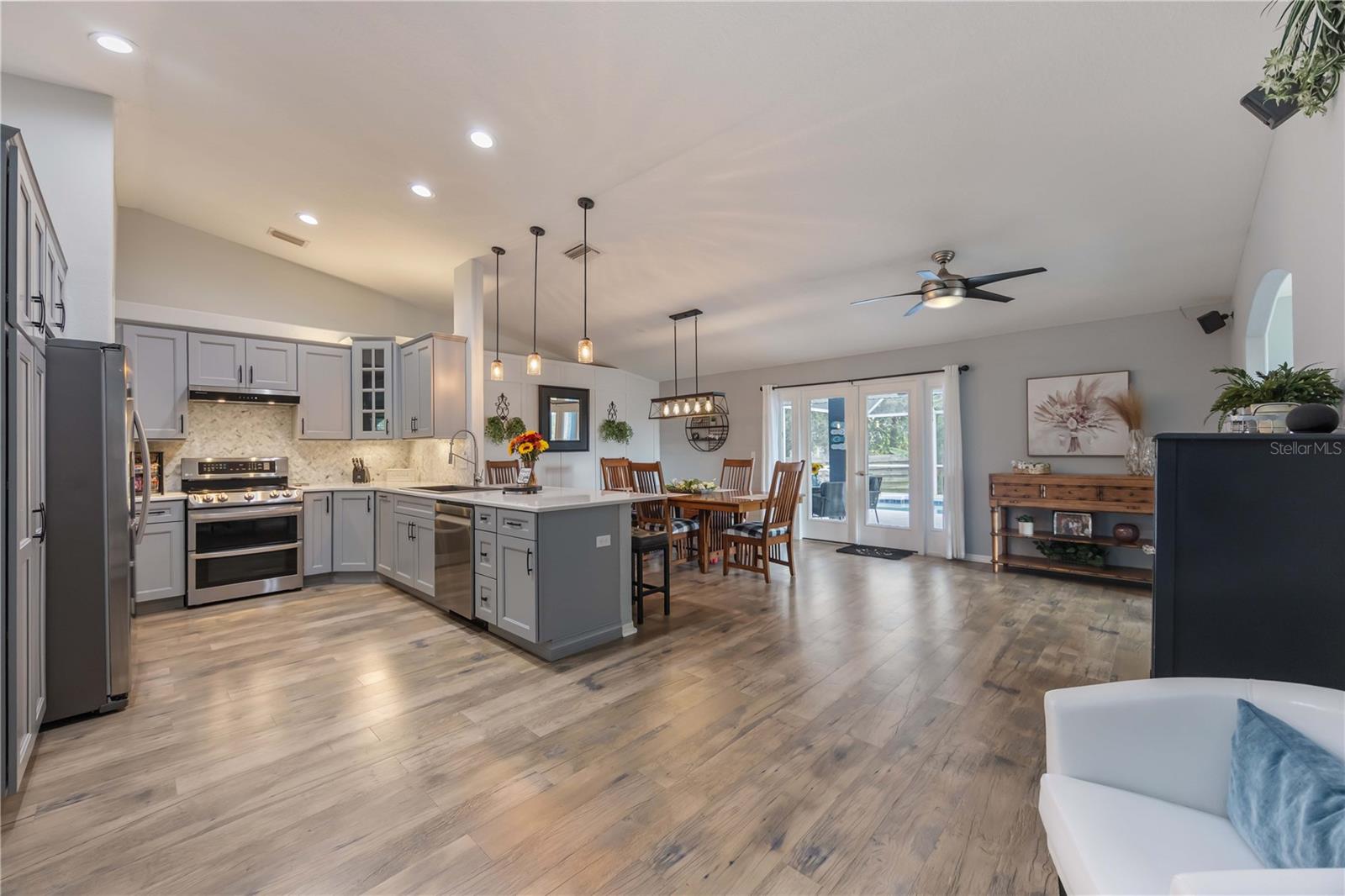 REGENCY OAKS PH I - Residential