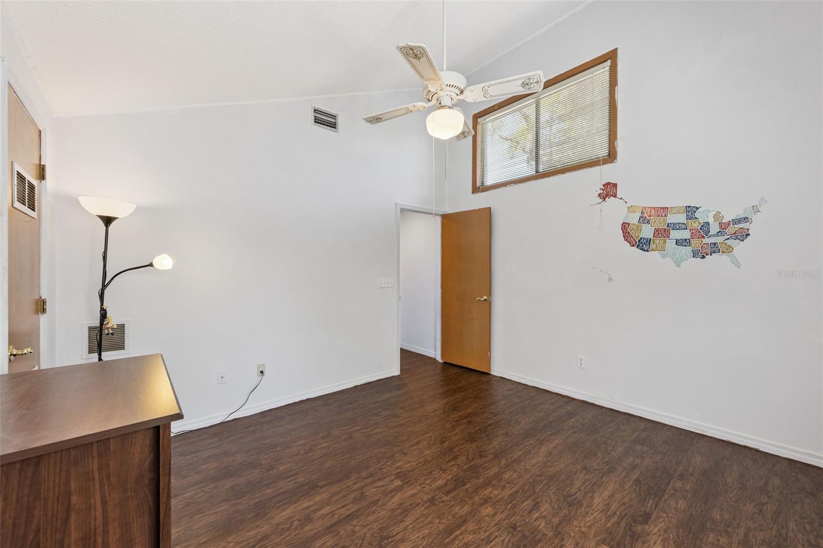 VINEYARD CONDO PH 05 - Residential