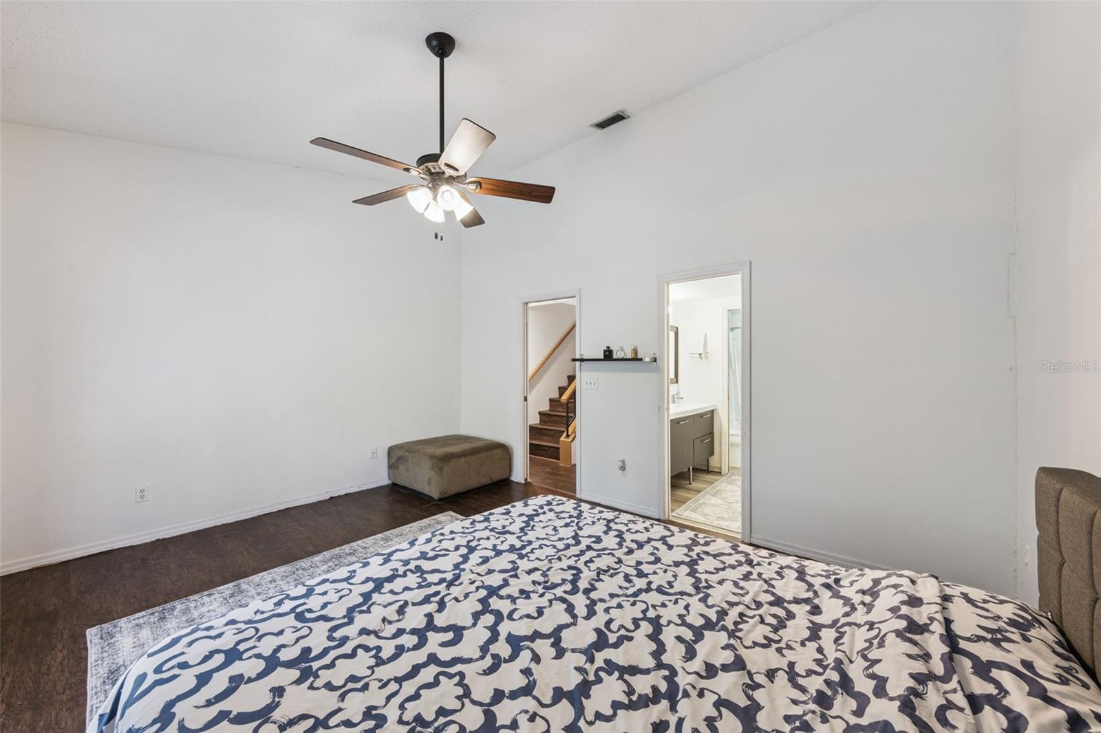 VINEYARD CONDO PH 05 - Residential