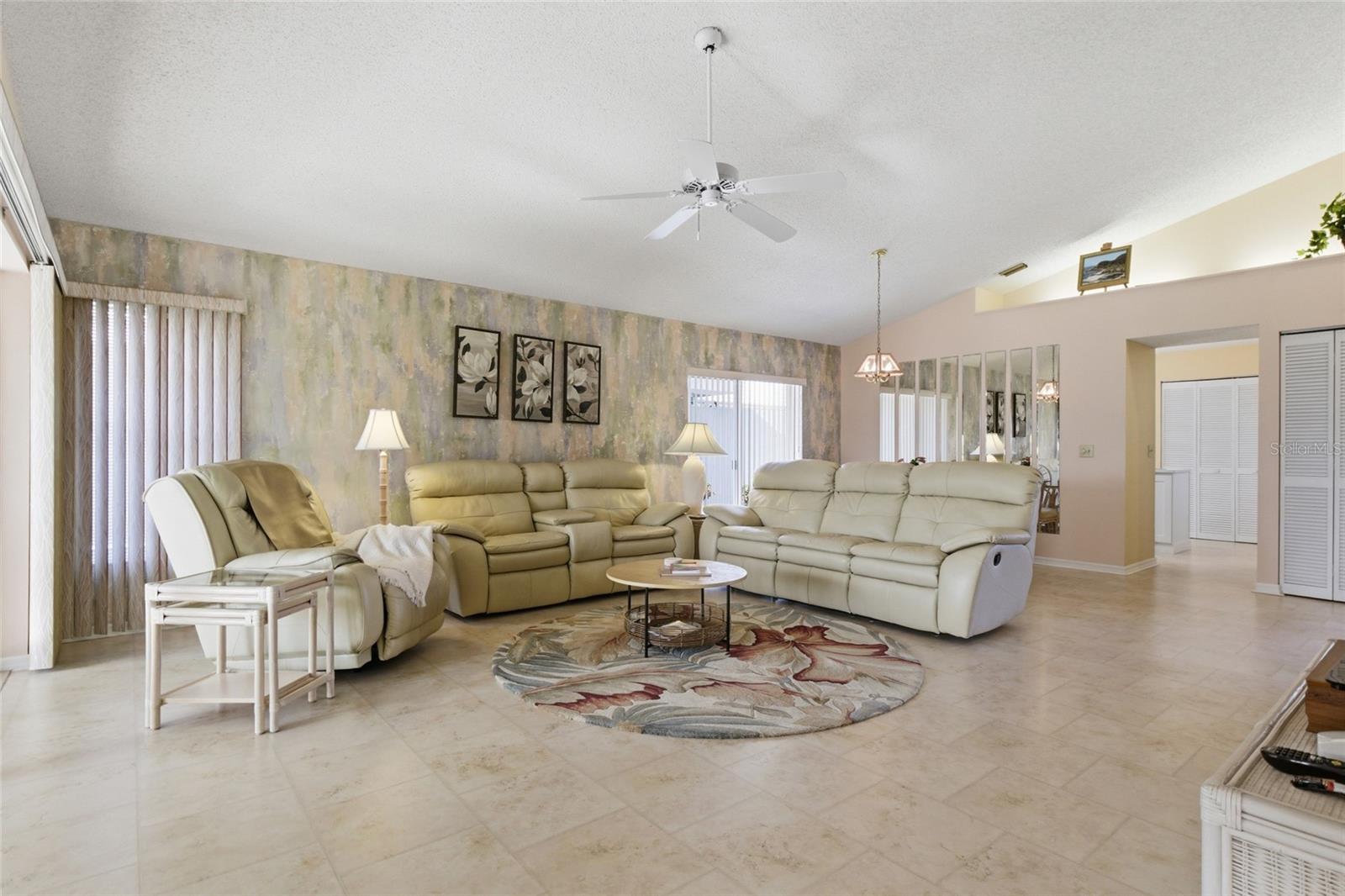 HARRINGTON LAKE - Residential