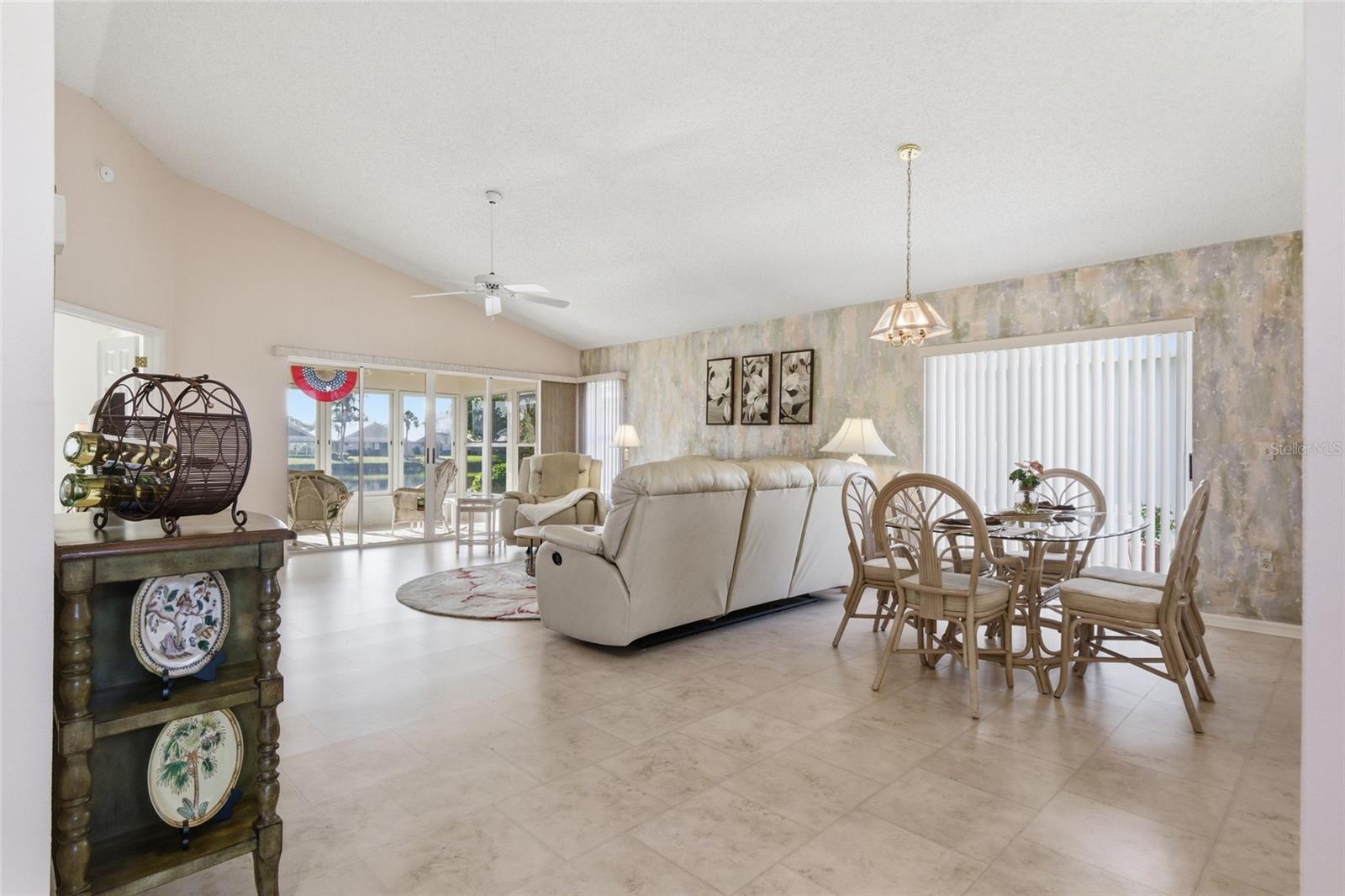 HARRINGTON LAKE - Residential