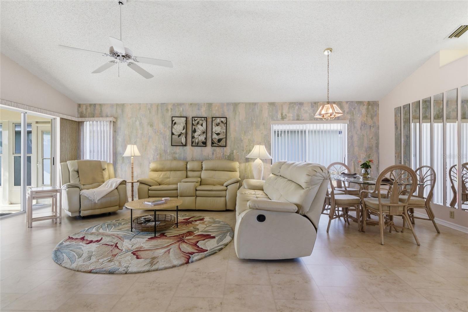 HARRINGTON LAKE - Residential
