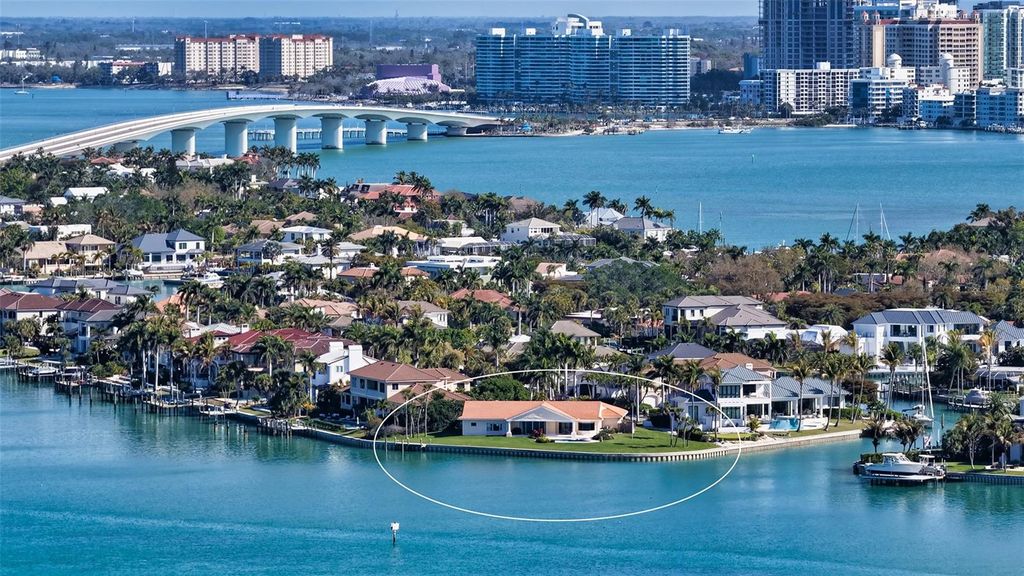 Photo of 376 West Royal Flamingo Drive, Sarasota, FL 34236 (MLS # A4684376)