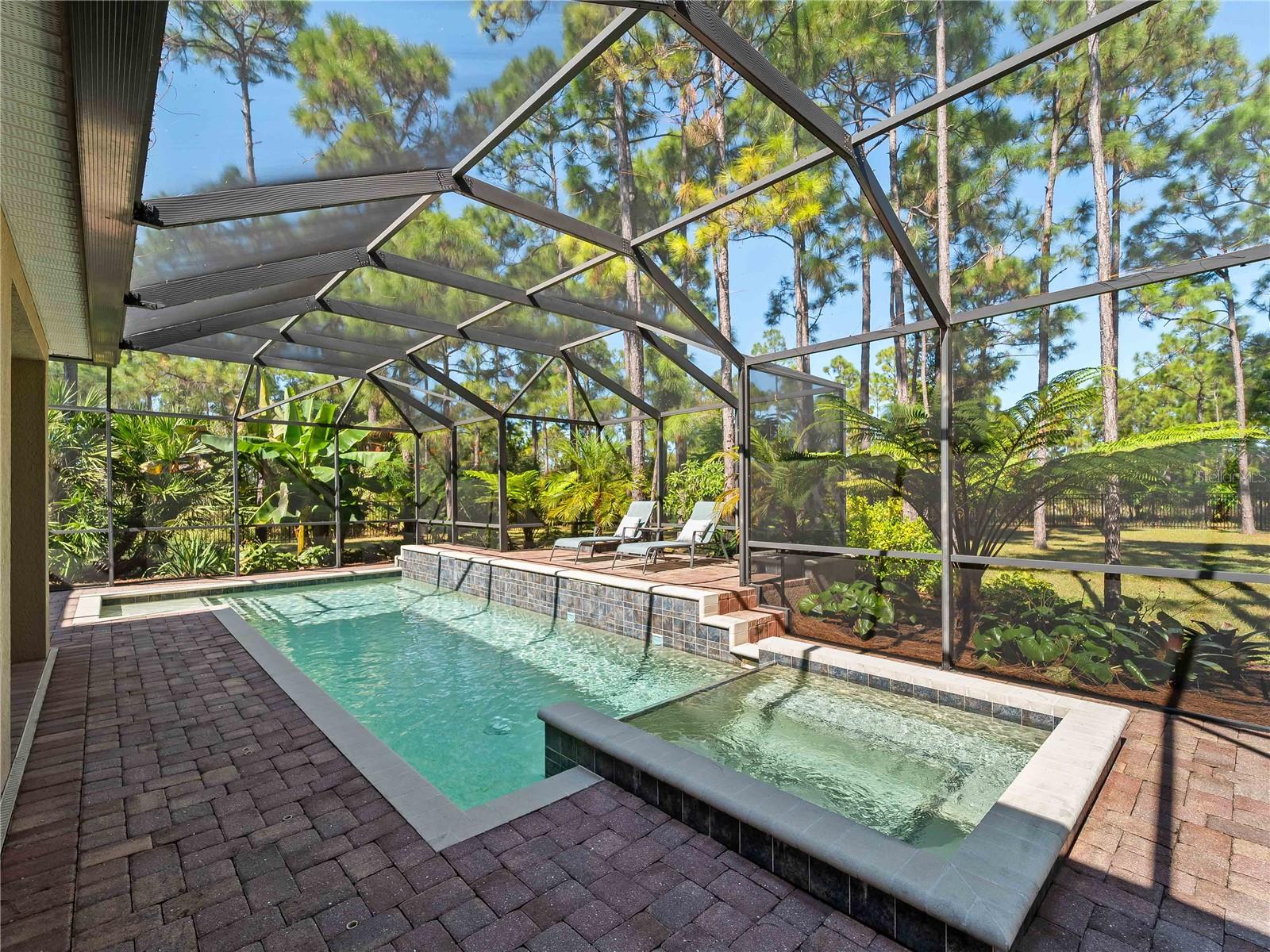 OAK HARBOUR - Residential