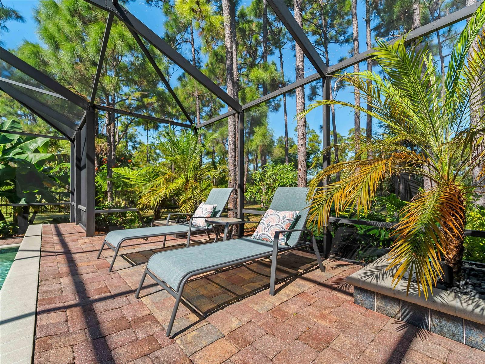 OAK HARBOUR - Residential