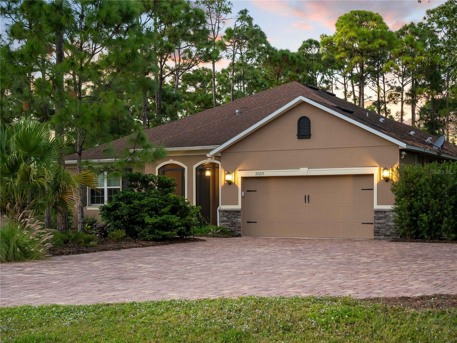 OAK HARBOUR - Residential