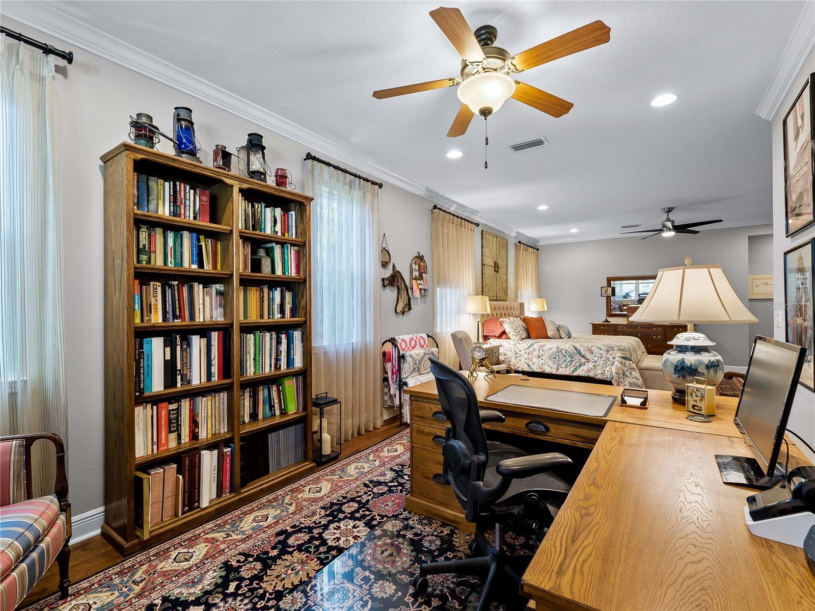 OAK HARBOUR - Residential