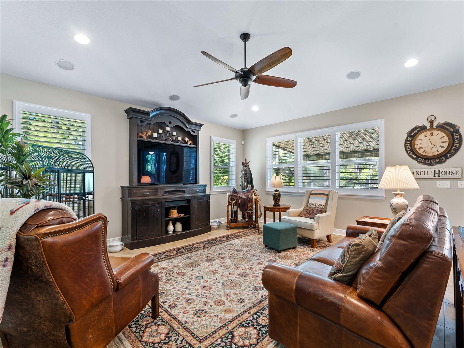 OAK HARBOUR - Residential