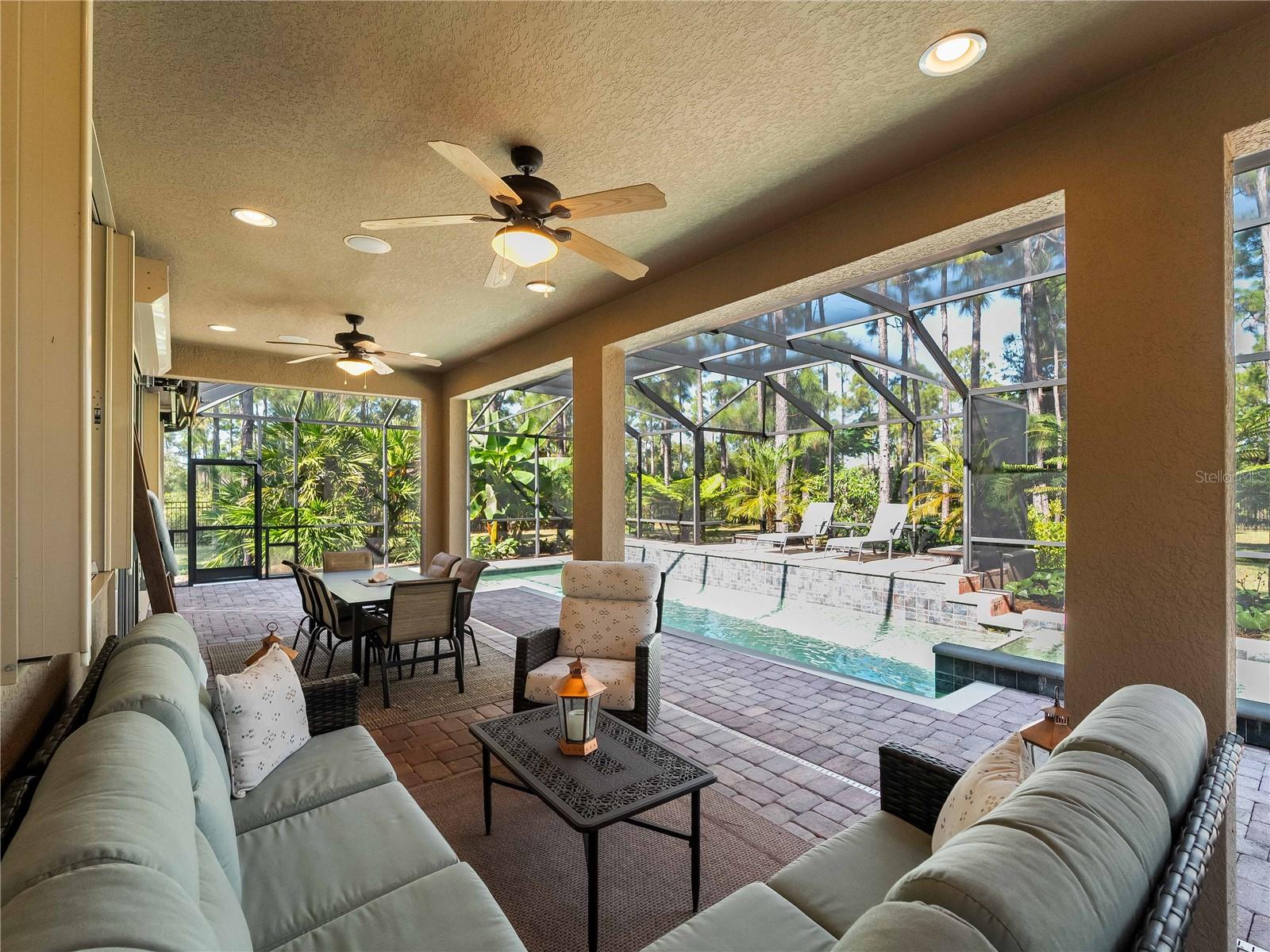 OAK HARBOUR - Residential