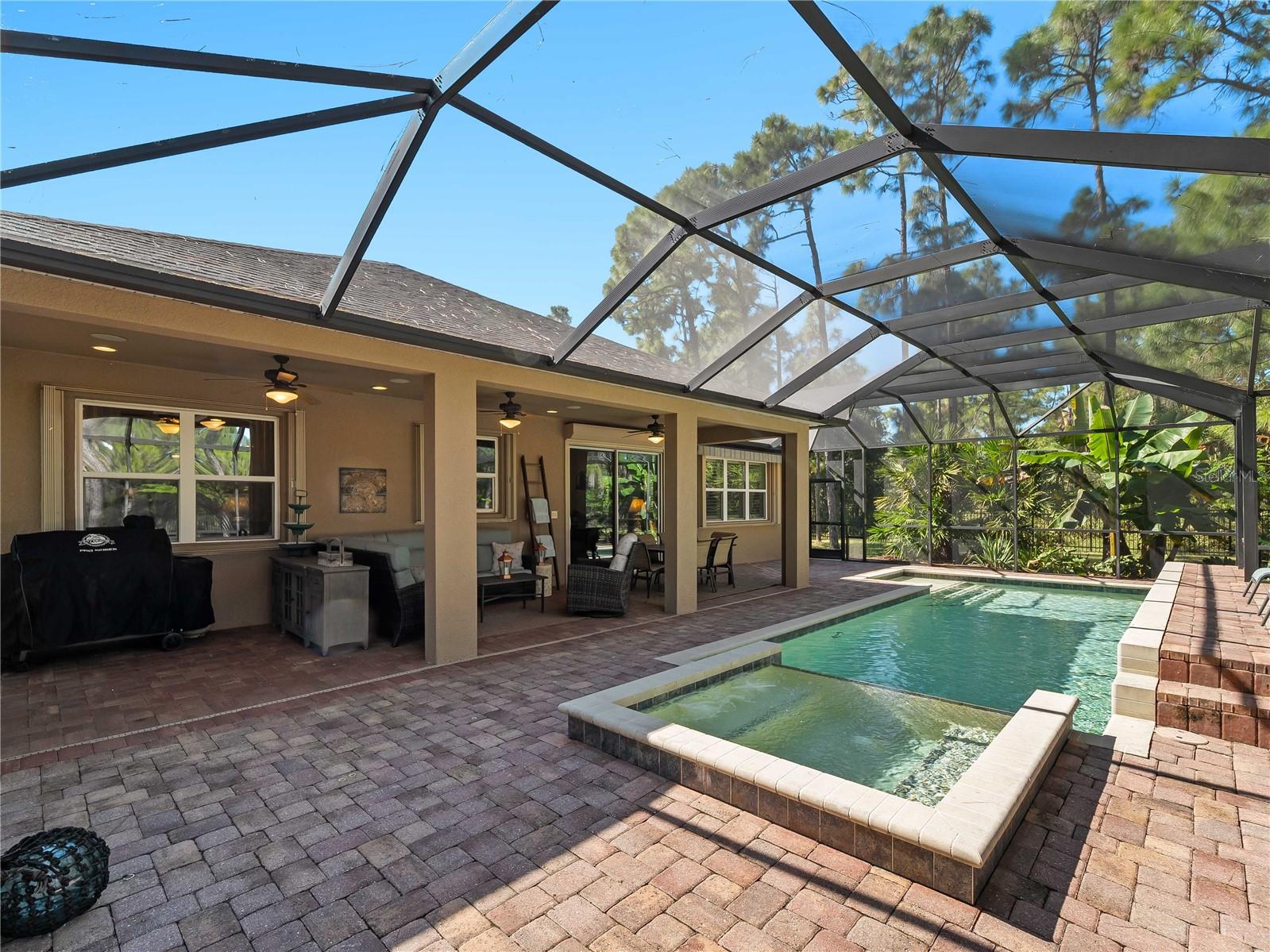 OAK HARBOUR - Residential