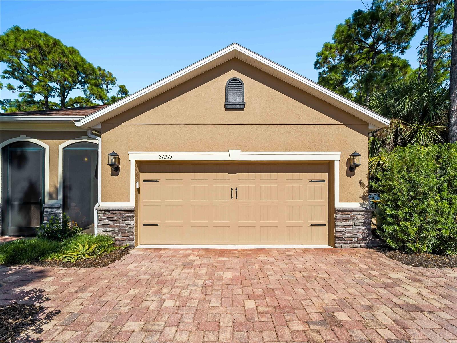 OAK HARBOUR - Residential