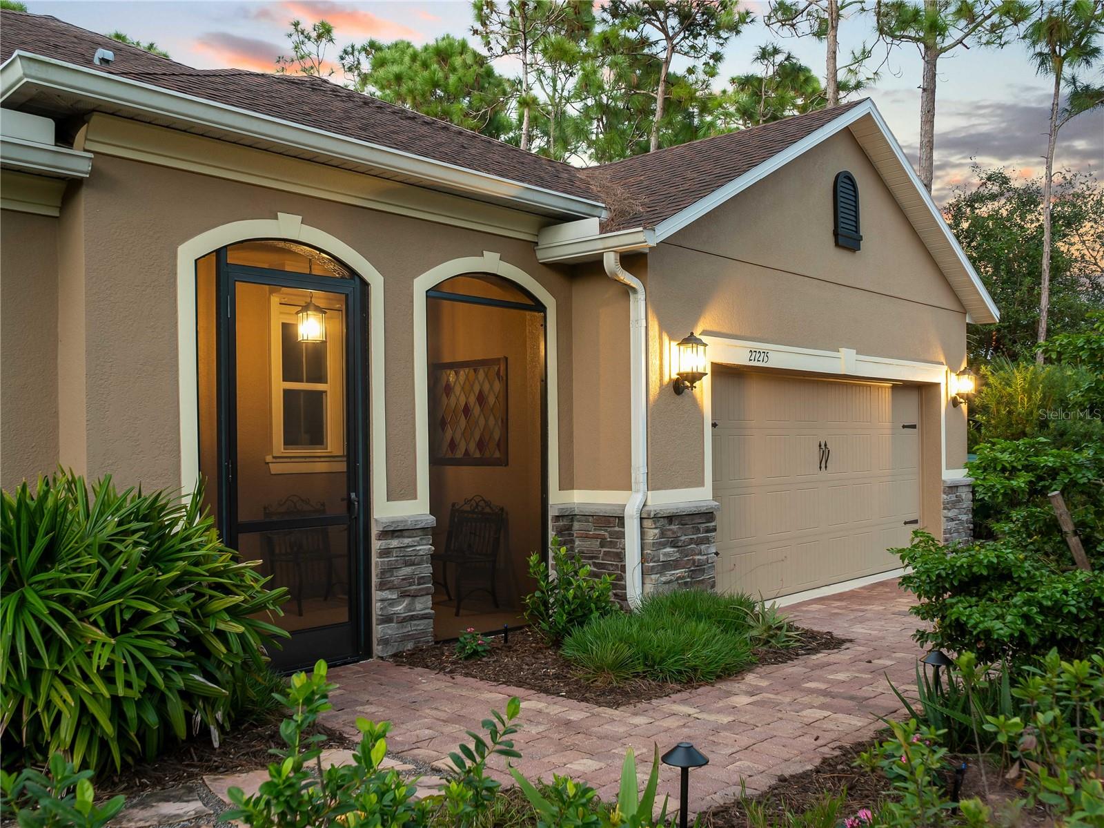 OAK HARBOUR - Residential