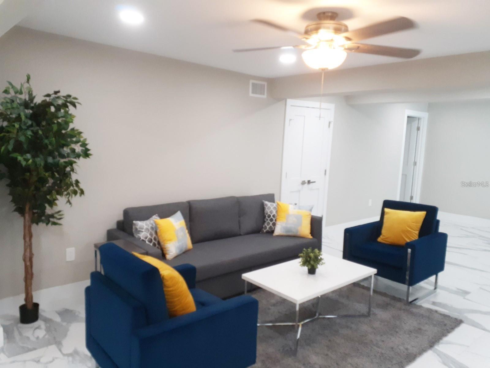 NORWOOD PARK - Residential Lease