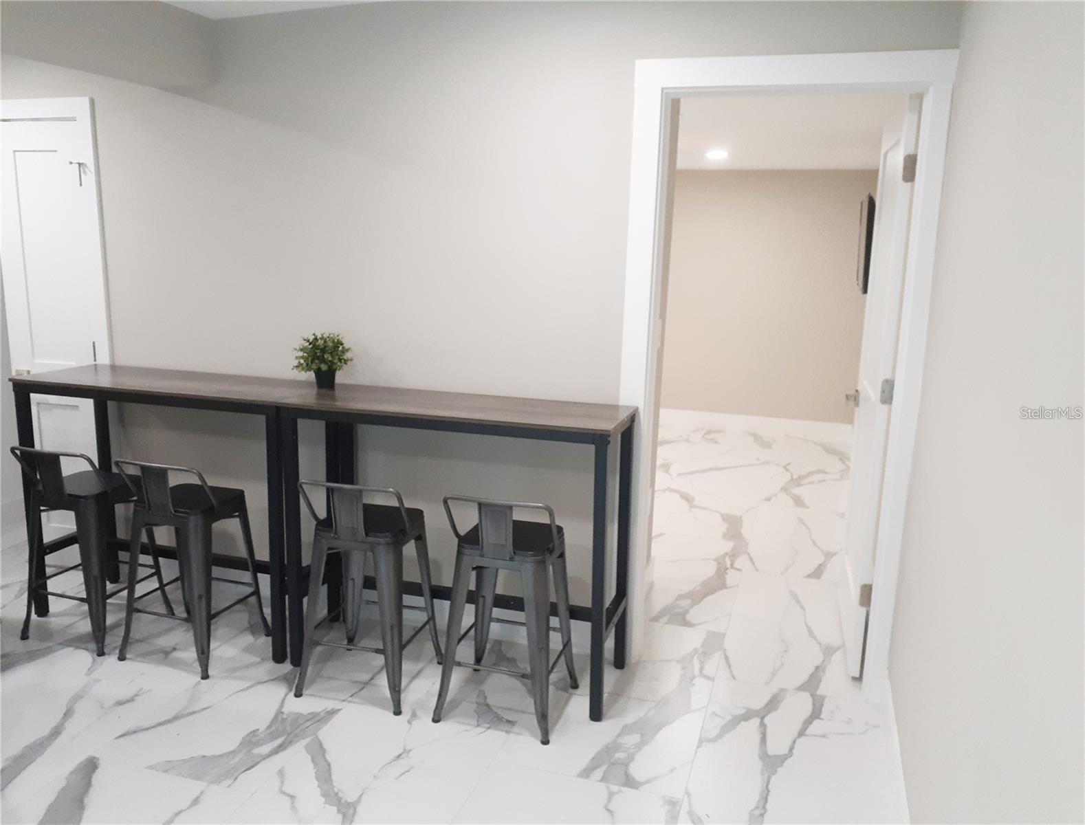NORWOOD PARK - Residential Lease