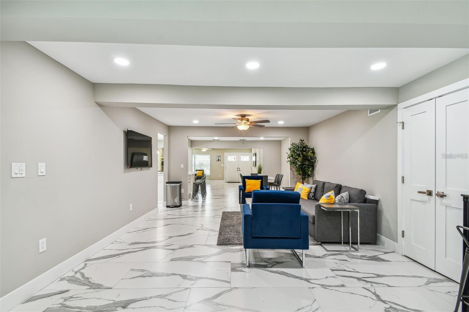 NORWOOD PARK - Residential Lease