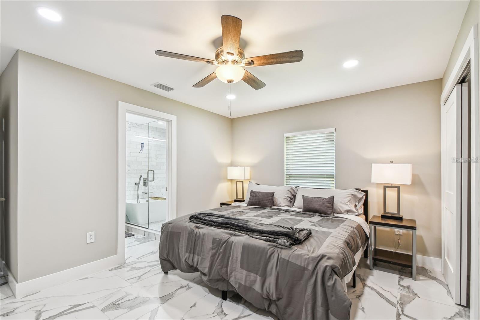 NORWOOD PARK - Residential Lease