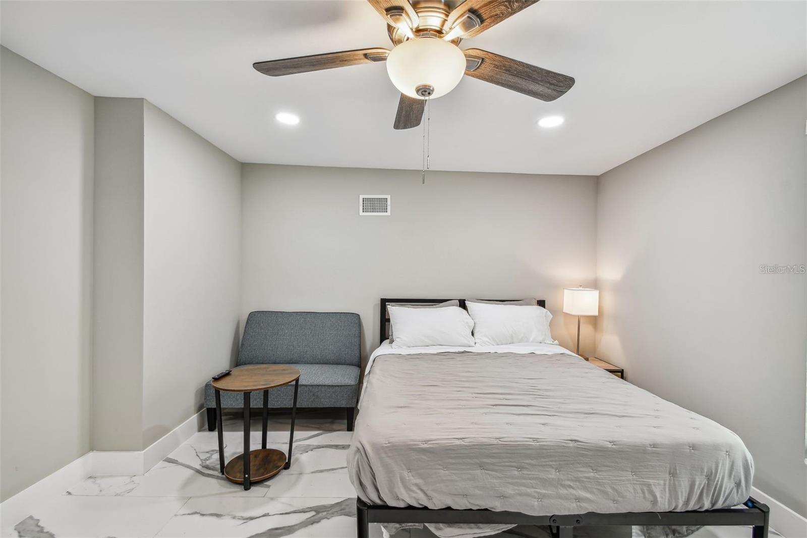 NORWOOD PARK - Residential Lease