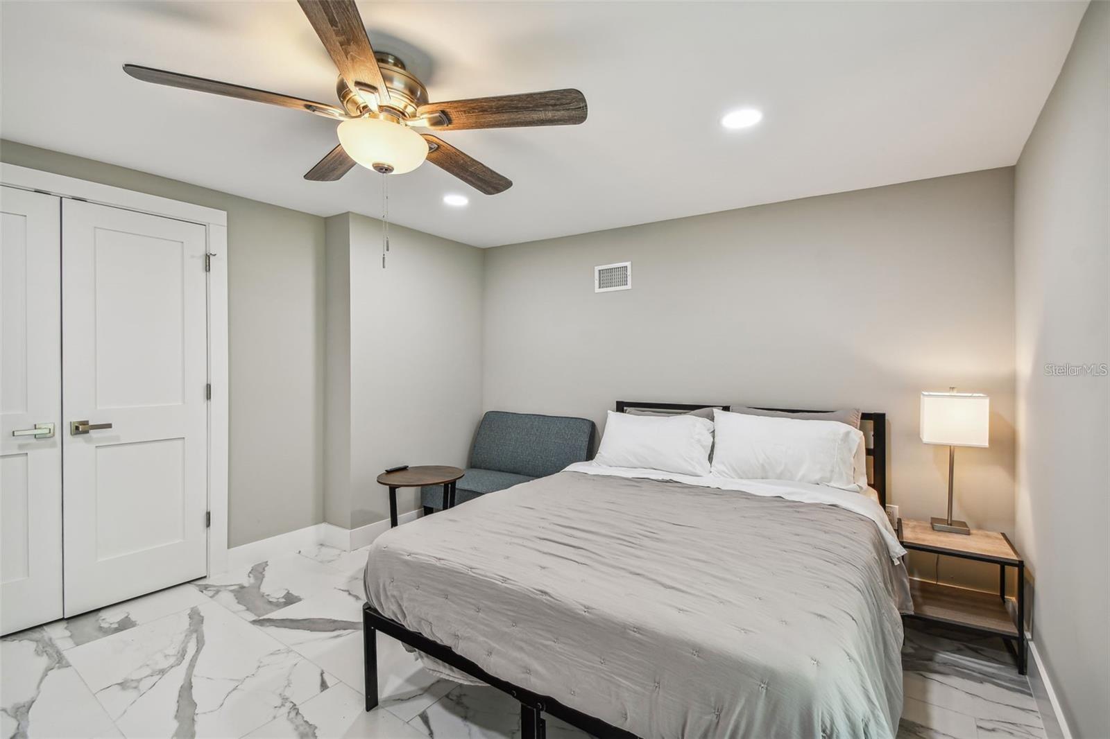 NORWOOD PARK - Residential Lease
