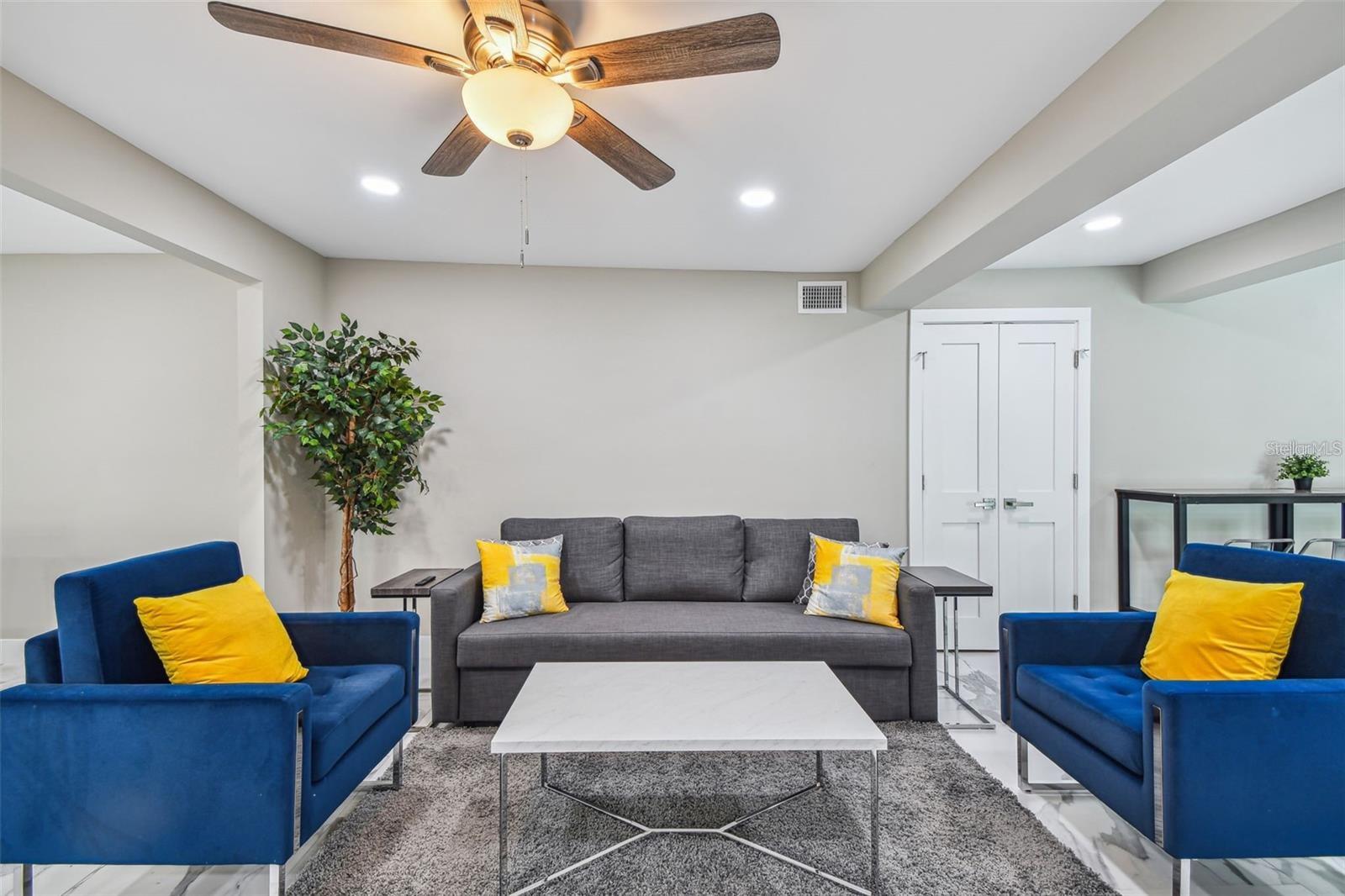 NORWOOD PARK - Residential Lease
