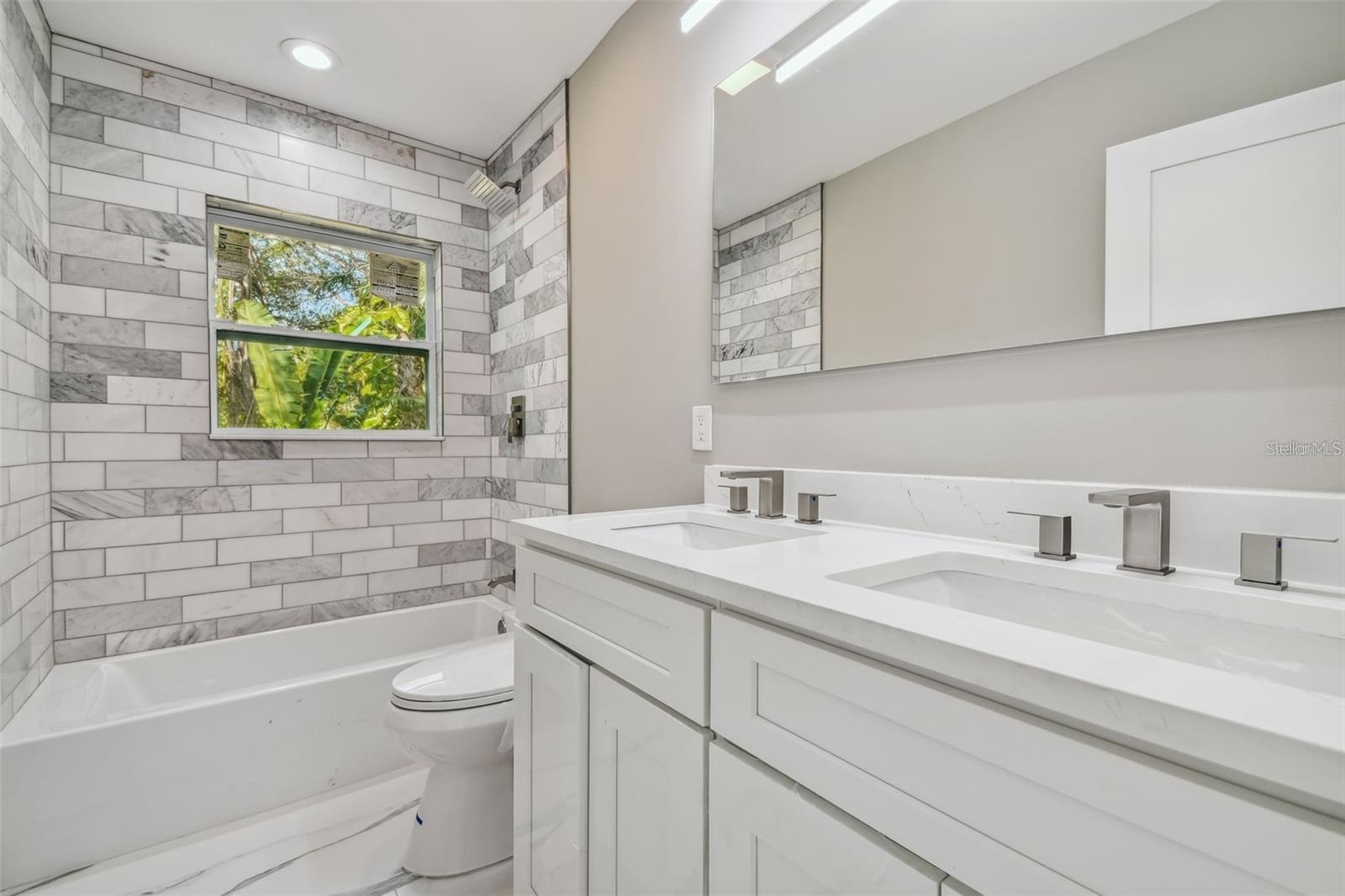 NORWOOD PARK - Residential Lease