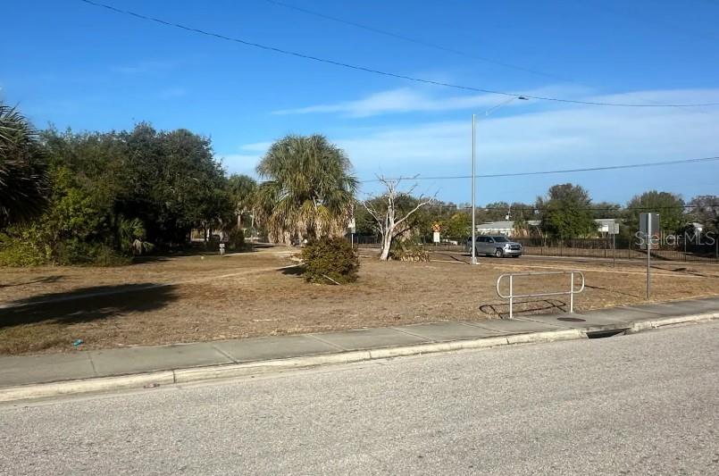 HUMPHREYS SUB - Land