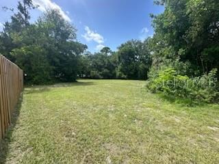 KNOTTY PINE ESTATES - Land