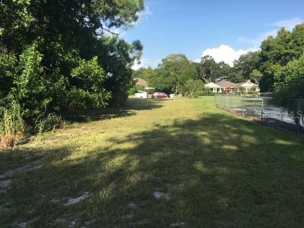 Photo of 3910 Dunn Drive, Sarasota, FL 34233 (MLS # A4549958)