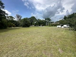 KNOTTY PINE ESTATES - Land