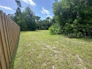 KNOTTY PINE ESTATES - Land