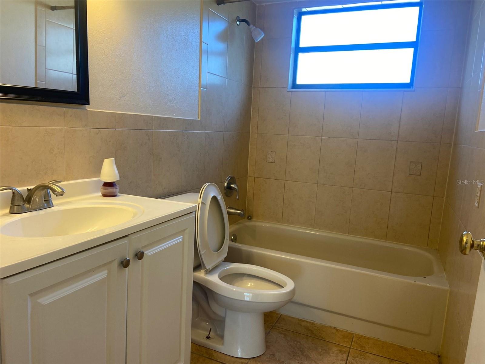 VILLAS AT SHADOW BAY THE - Residential Lease