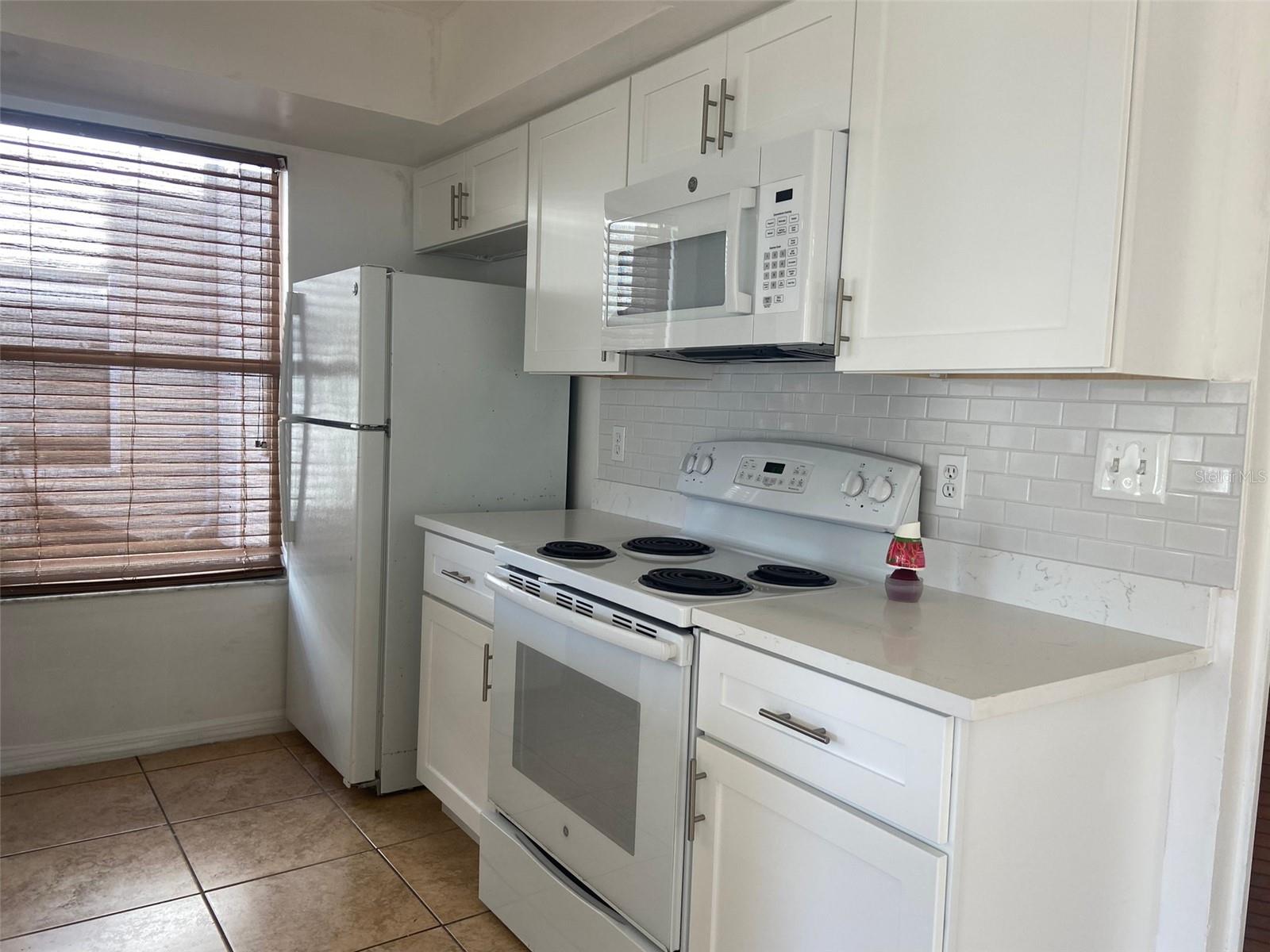 VILLAS AT SHADOW BAY THE - Residential Lease