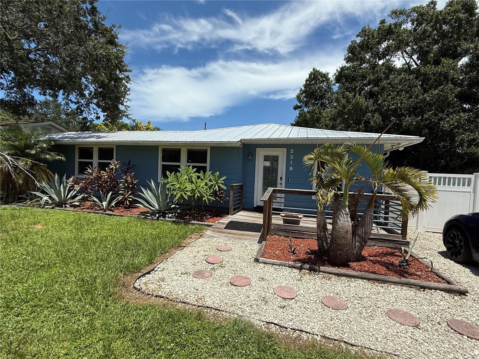 Charming 2-Bedroom Home with Huge Fenced Yard in Sarasota – Dog Friendly! 15 min drive to Lido Key and around the corner from Downtown!
This beautifully renovated 2-bedroom, 1-bathroom home offers over 1,100 square feet of stylish living space. In a quiet neighborhood located near various amenities, just off Fruitville Rd. Featuring TWO spacious living rooms, an updated kitchen fully equipped with modern appliances, stone countertops, and ample cabinetry. Washer and dryer included, lawn care included. Closet space is abundant throughout! Step outside to enjoy the screened-in lanai, and the expansive backyard is FULLY FENCED and adorned with lush landscaping, offering a peaceful, private retreat. Don't miss your chance to live in this gorgeous turnkey home!