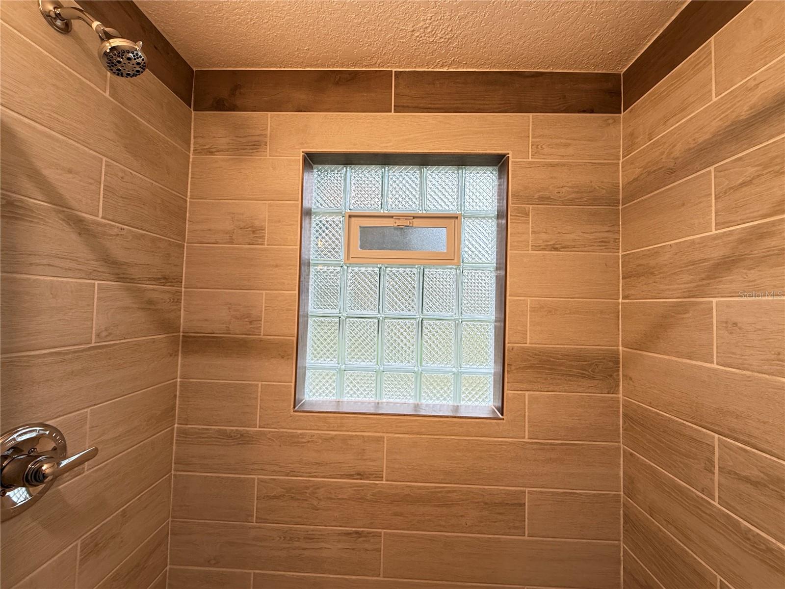 EDGEWATER ACRES UNIT 01 RESUB - Residential