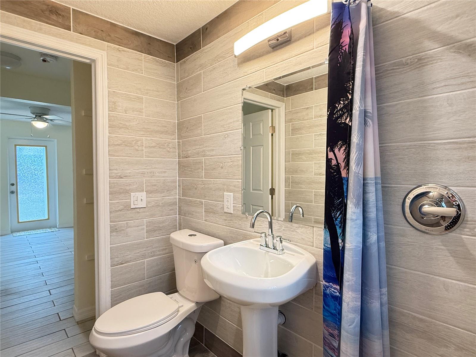 EDGEWATER ACRES UNIT 01 RESUB - Residential