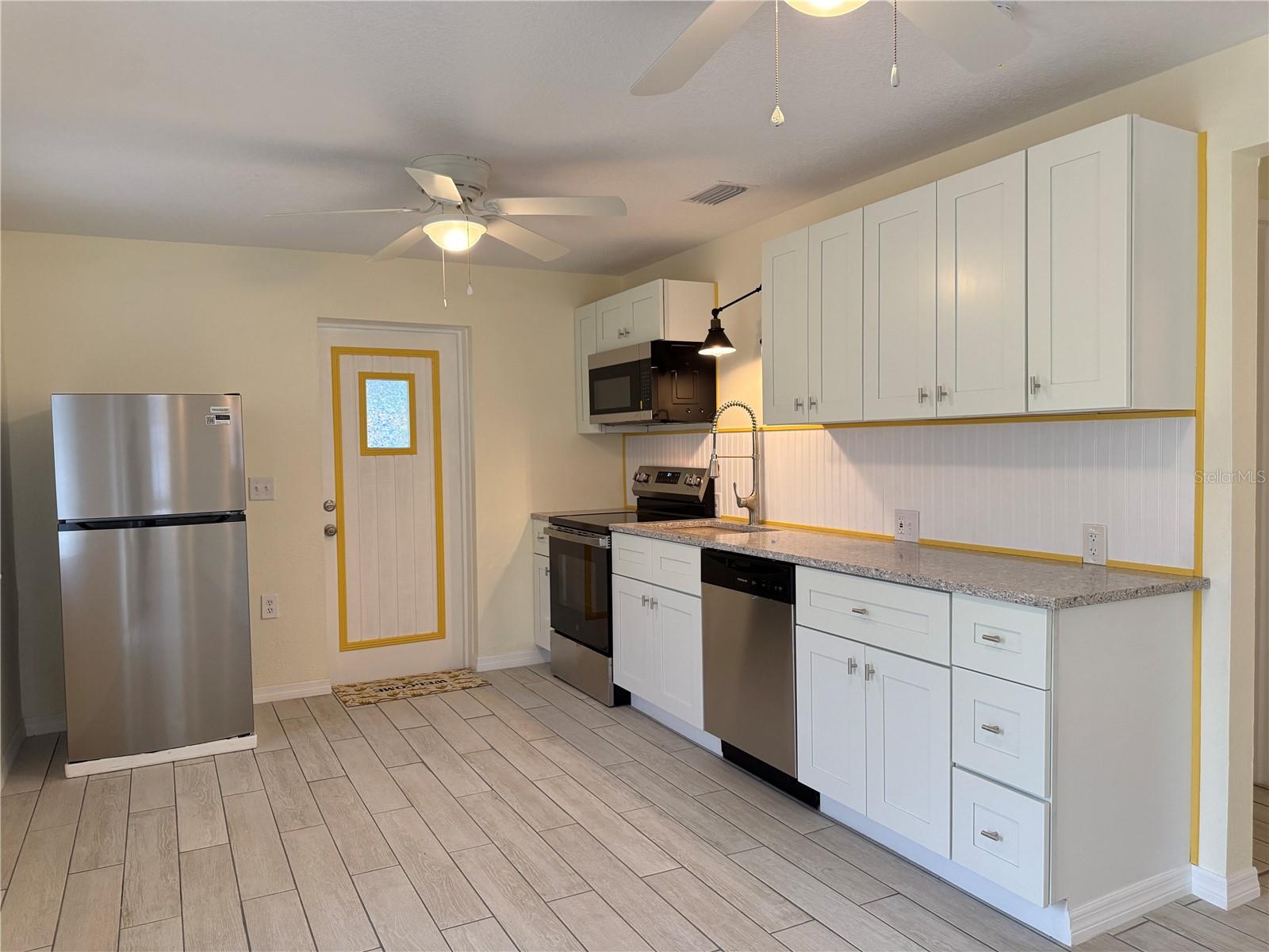 EDGEWATER ACRES UNIT 01 RESUB - Residential