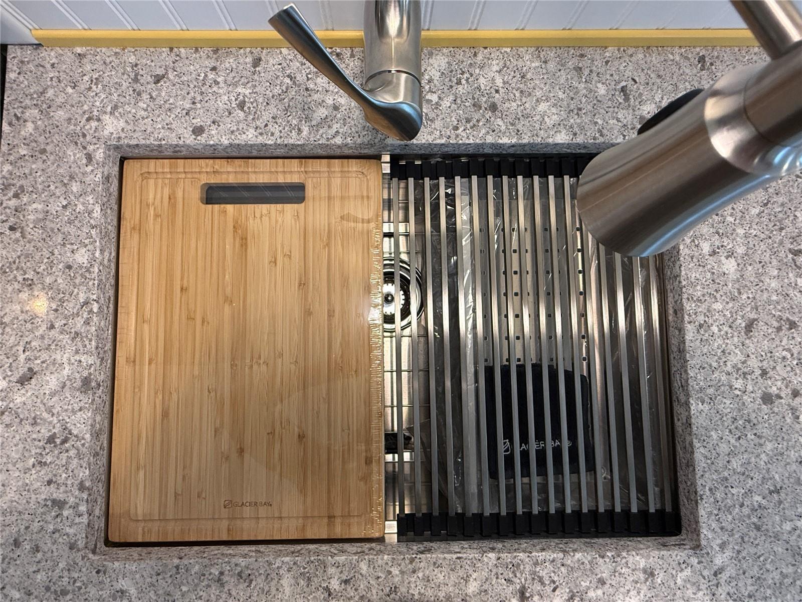 EDGEWATER ACRES UNIT 01 RESUB - Residential