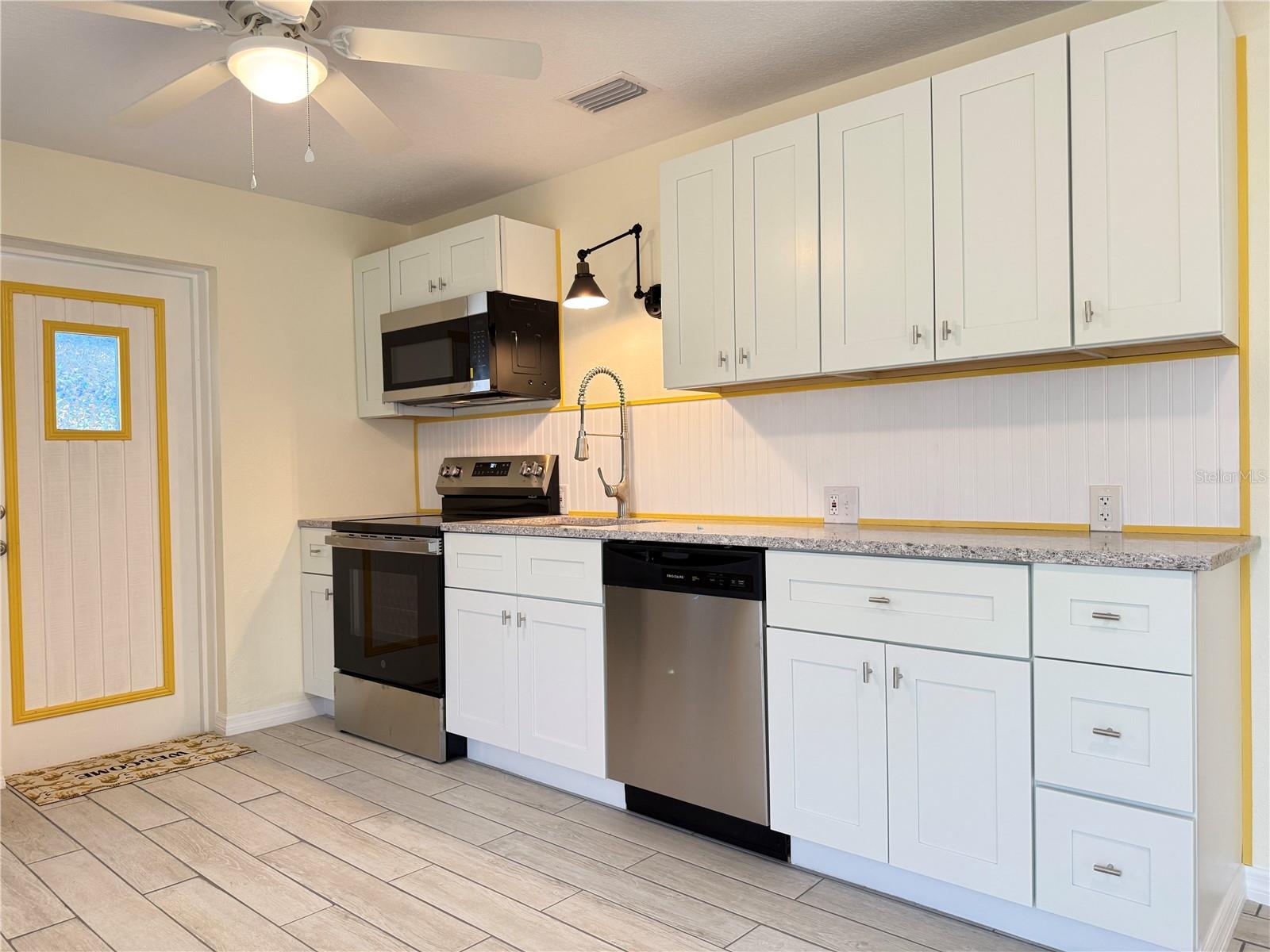 EDGEWATER ACRES UNIT 01 RESUB - Residential