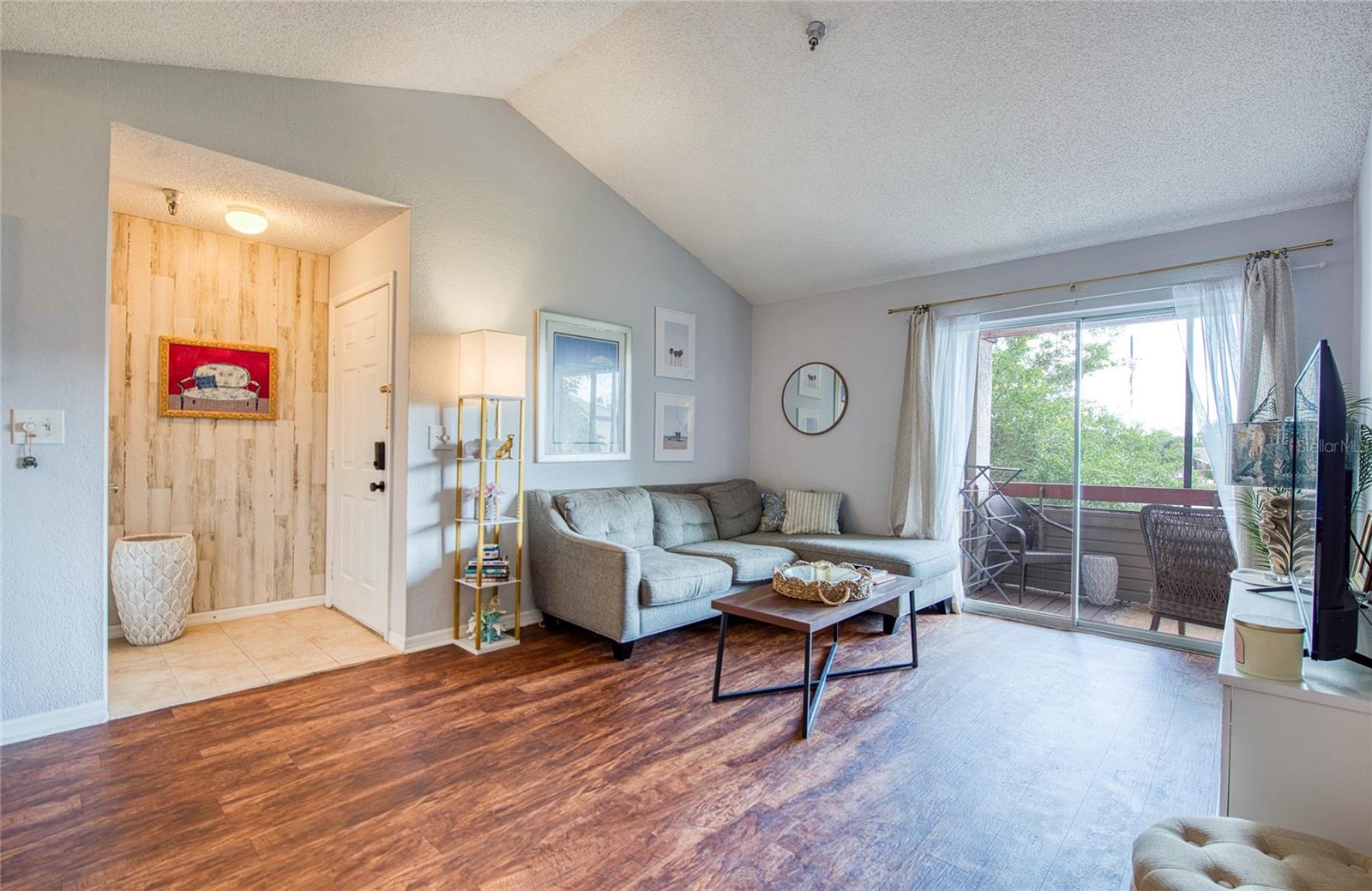 ITOPIA PRIVATE RESIDENCES CONDO - Residential