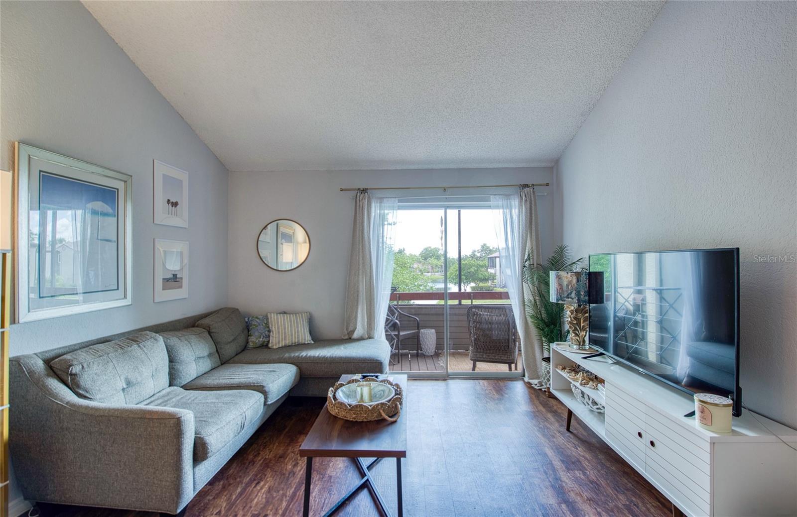 ITOPIA PRIVATE RESIDENCES CONDO - Residential