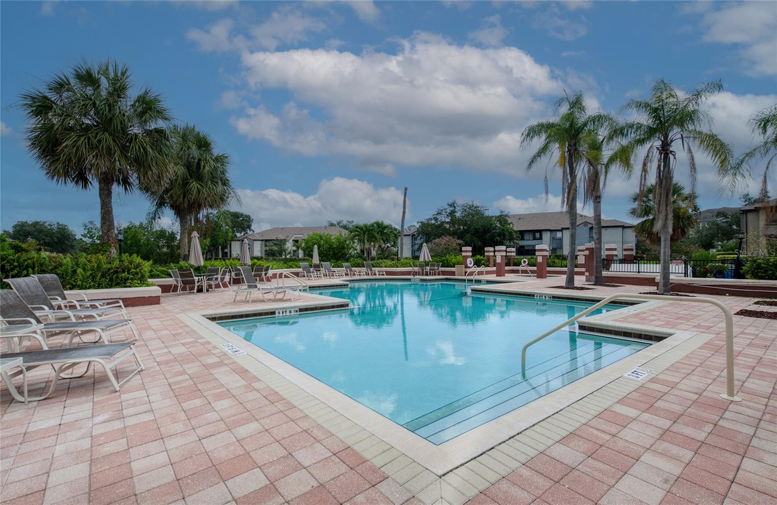 ITOPIA PRIVATE RESIDENCES CONDO - Residential
