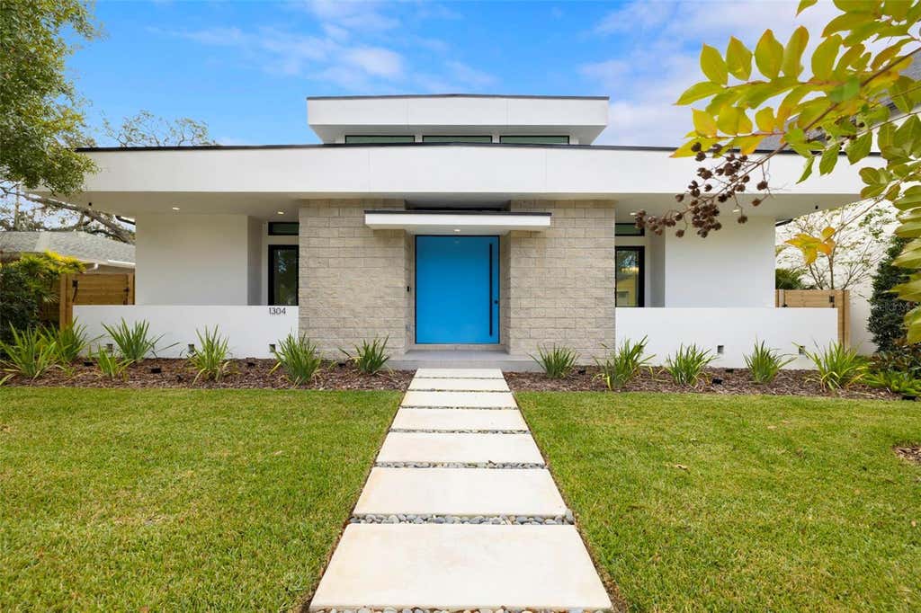 Photo of 1304 W Fribley Street, Tampa, FL 33603 (MLS # TB8534004)