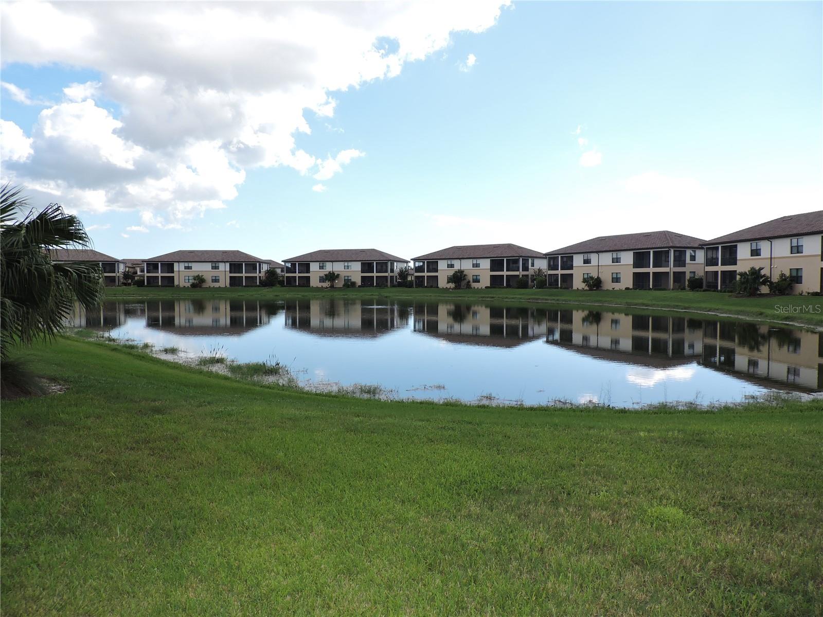 COACH HOMES 1 AT GRAN PARADISO - Residential