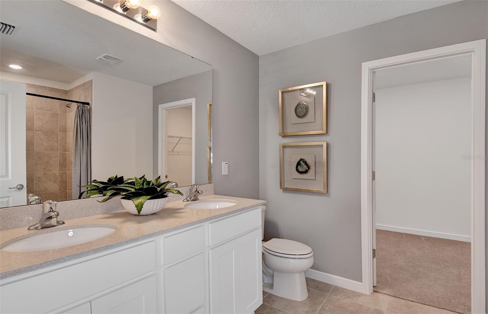 OAKFIELD LAKES - Residential