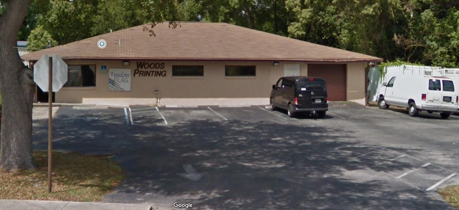Well-maintained commercial property offering 3,072 SF of combined office and warehouse space. Features include a 220V electrical panel, full HVAC (including warehouse), 1.5 bathrooms, breakroom, and a 1-car roll-up garage door. M1 zoning allows for a variety of light industrial and commercial uses. Conveniently located near the industrial sector with easy access to major transportation routes. Ideal for businesses needing functional space with office and warehouse capabilities. Lease to be triple net with tenant covering Utilities, Garbage, Lawn Maintenance, and Property Taxes.