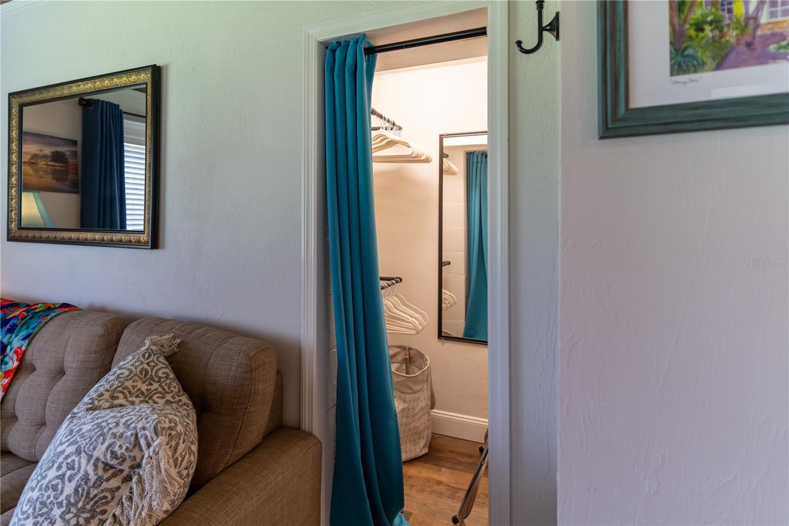 W E HUDSONS SUB - Residential