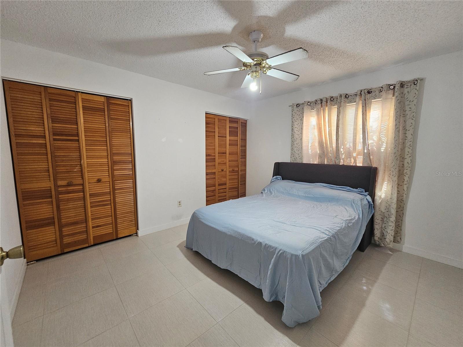 FEATHER TREE - Residential